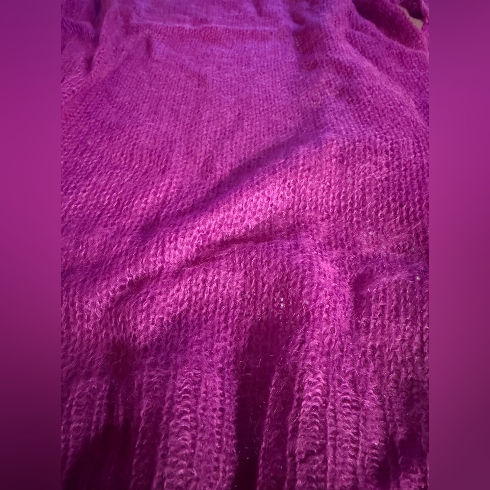Real Cashmere sweater in beautiful fuchsia (size XS)